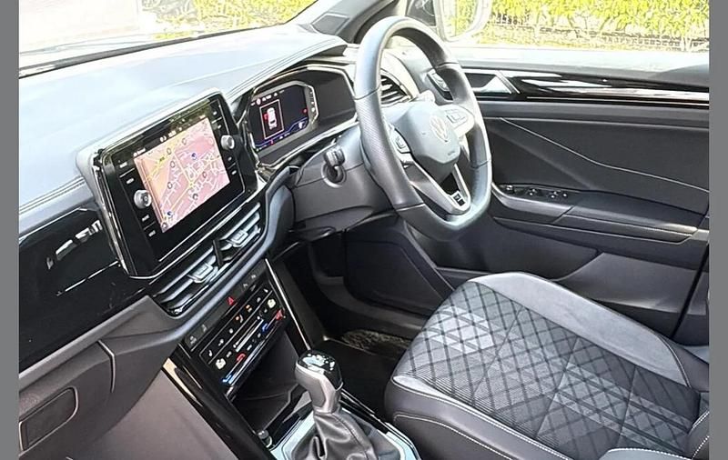 Used VW T-Roc R-line 150 HP (110 kW) 2025 Black SUV