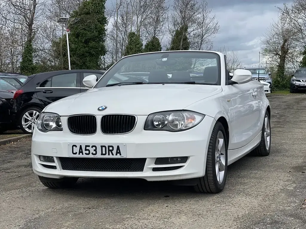 Used BMW 118 Cabriolet Sport Line 143 HP (105 kW) 2010 White Cabriolet