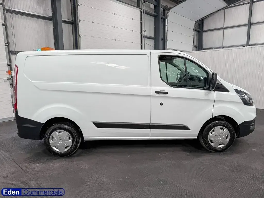 Used Ford Transit Custom S 105 HP (77 kW) 2020 White Van
