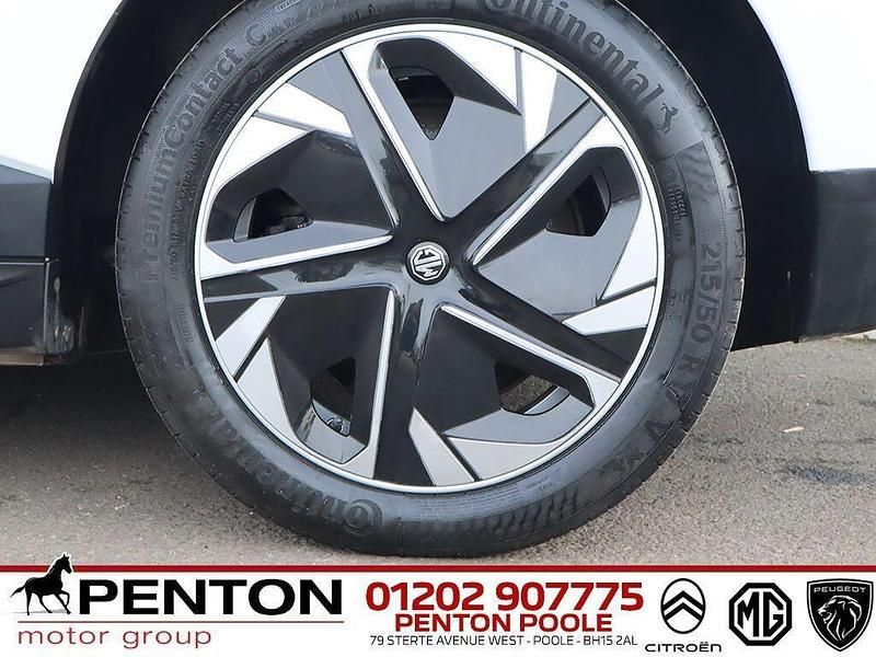 Used MG MG4 EV SE 50 kW (69 HP) 2023 White Hatchback