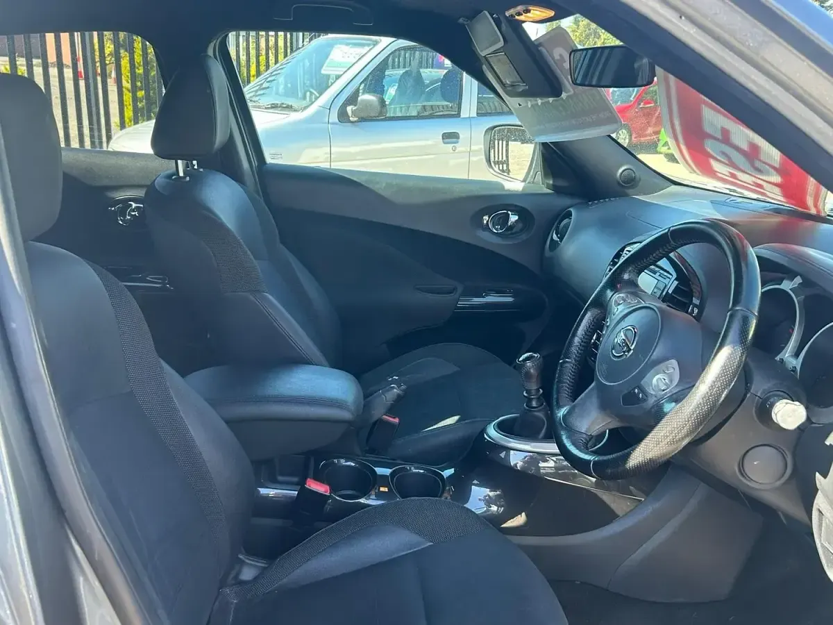 Used Nissan Juke N-Connecta 110 HP (80 kW) 2016 Grey SUV