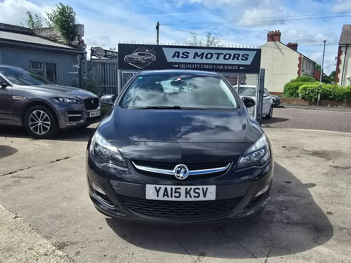 Used Vauxhall Astra Excite 2015 Black Hatchback