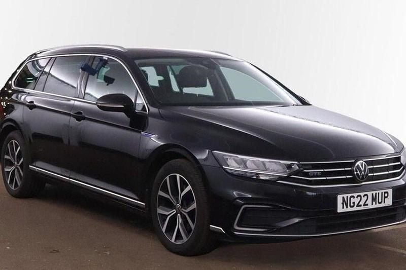 Black Used 2022 VW Passat GTE Estate | £12,975 (Good price) - Image 1/1