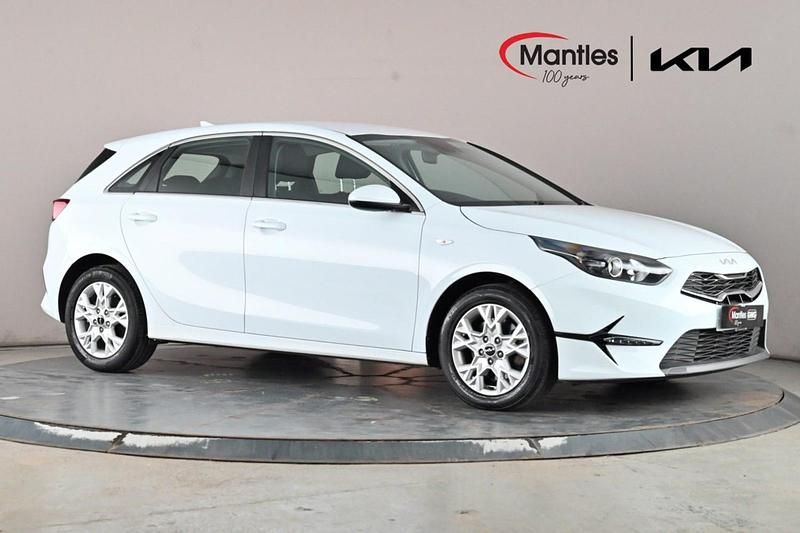 Used Kia Ceed 134 HP (98 kW) 2023 White Hatchback