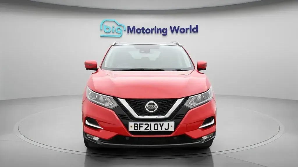 Used Nissan Qashqai N-Connecta 140 HP (102 kW) 2021 Red SUV