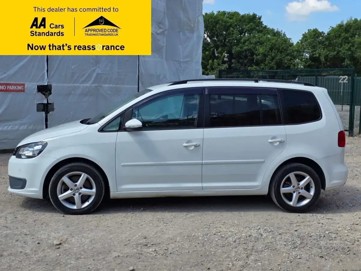Used VW Touran SEL 150 HP (110 kW) 2014 White MPV