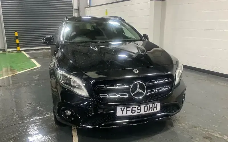 Used Mercedes GLA180 Urban 122 HP (89 kW) 2020 Black SUV