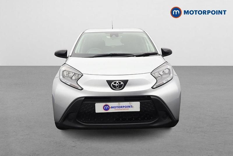 Used Toyota Aygo X PURE 72 HP (52 kW) 2023 Silver SUV