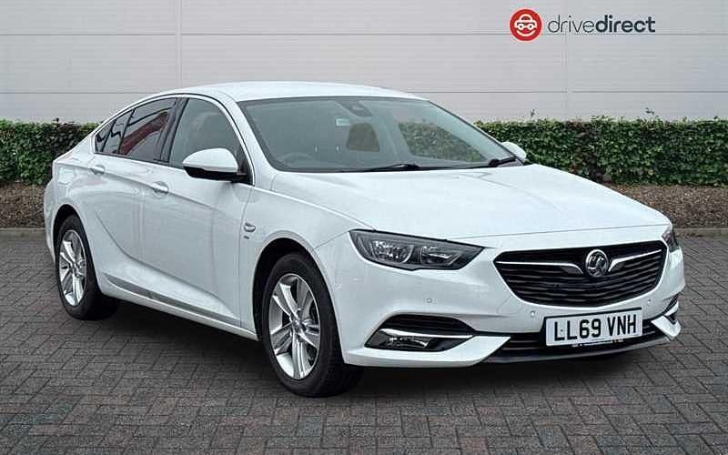 Used Vauxhall Insignia Sport 170 HP (125 kW) 2019 White Hatchback