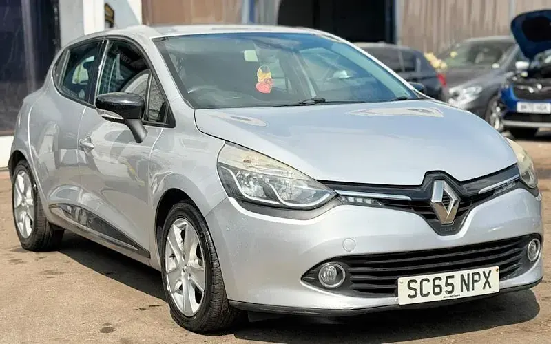 Used Renault Clio Dynamique 90 HP (66 kW) 2016 Hatchback