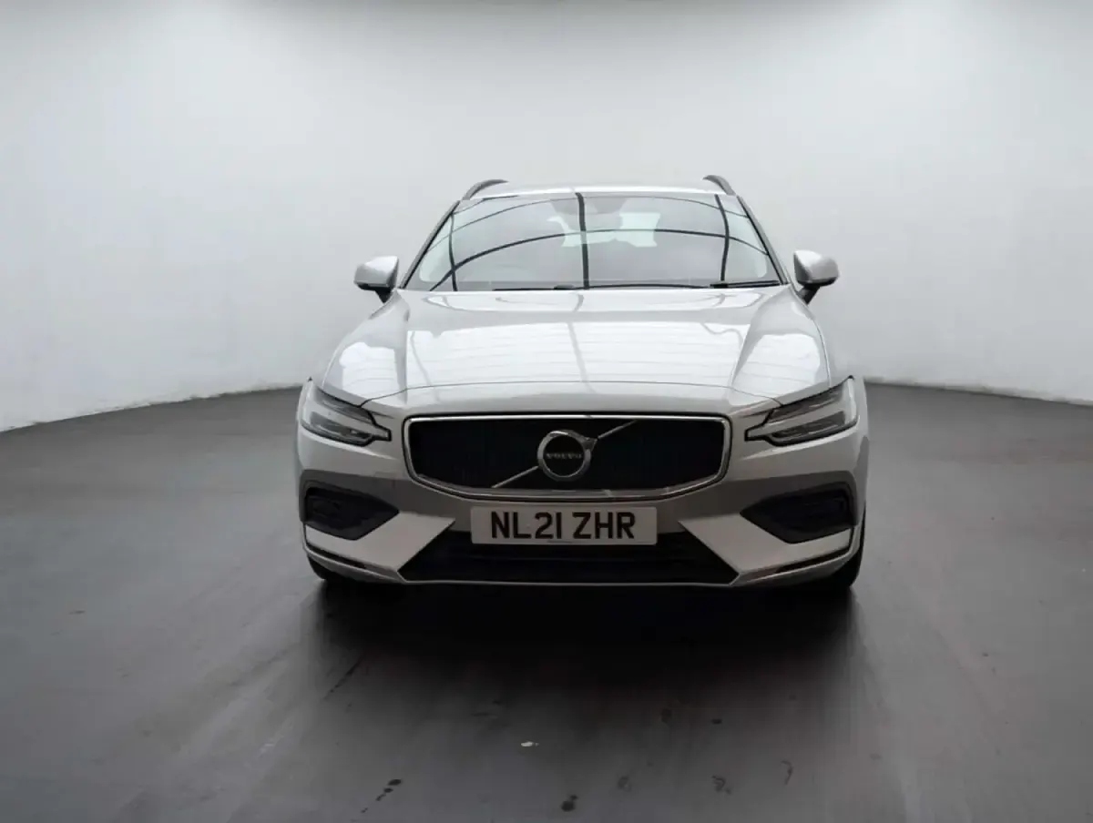 Second-hand Volvo V60 Momentum 163 CP (119 kW) 2021 Argintiu Break
