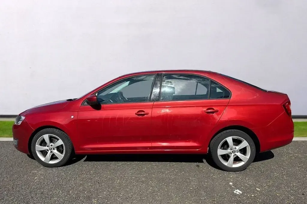 Used Skoda Rapid Elegance 105 HP (77 kW) 2015 Red Hatchback