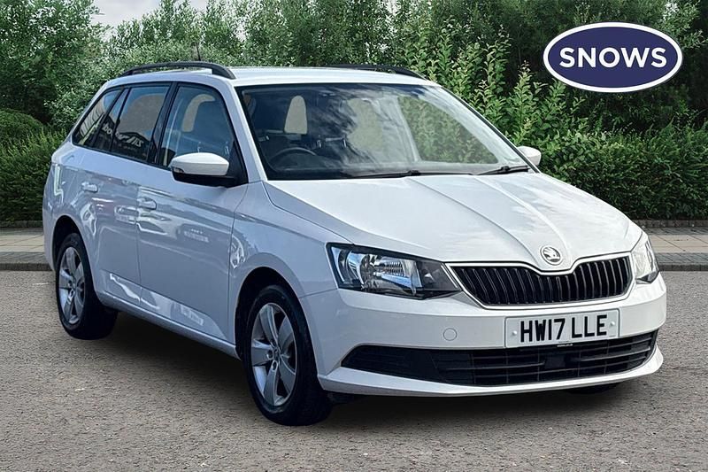 Used Skoda Fabia SE 90 HP (66 kW) 2017 White Estate