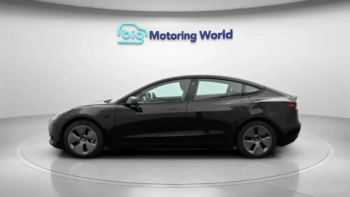 Used Tesla Model 3 Standard Range Plus 222 kW (302 HP) 2021 Sedan