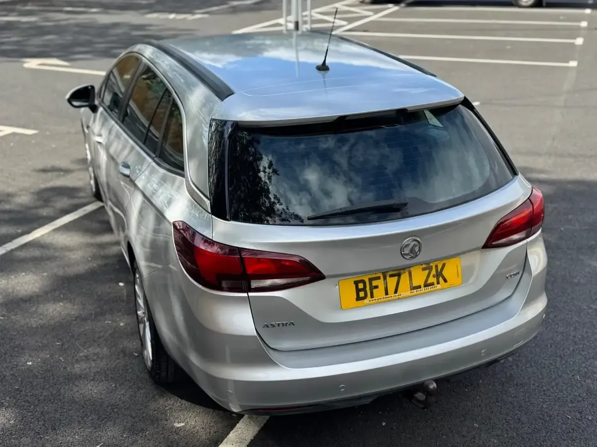 Używany Vauxhall Astra Design Edition 136 KM (100 kW) 2017 Srebrny Kombi