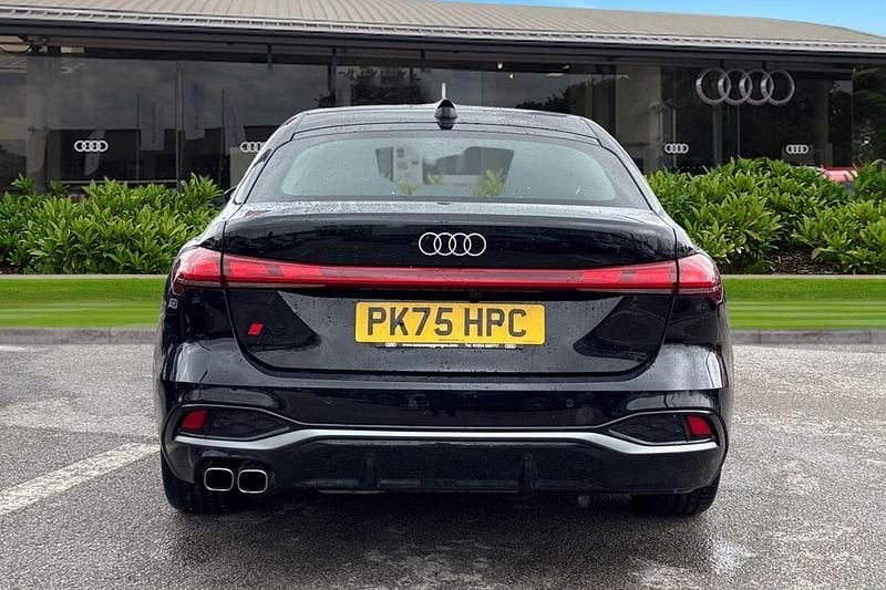 Begagnad Audi A5 S-Line 204 HK (150 kW) 2024 Grå Sedan