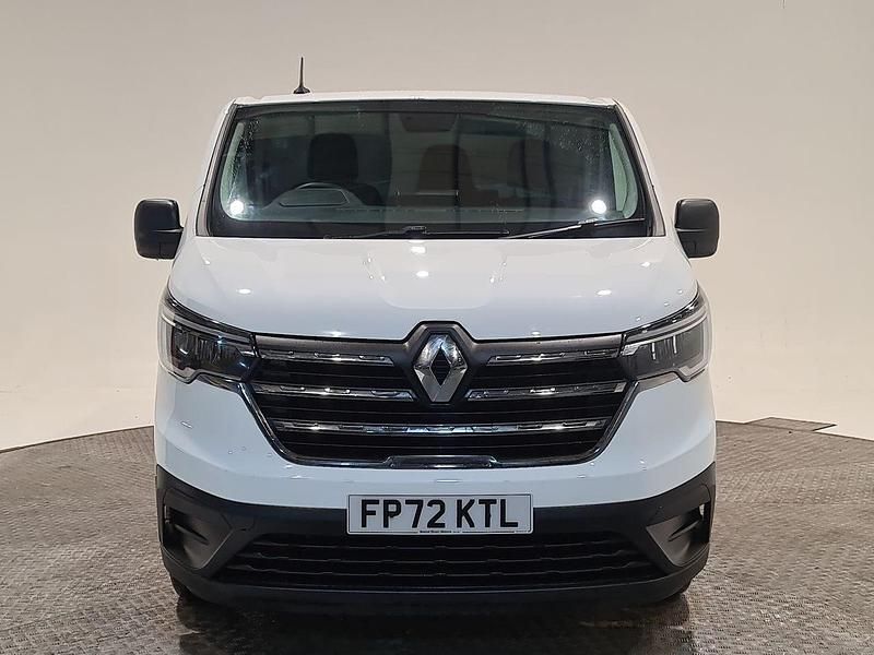 Used Renault Trafic Business 120 HP (88 kW) 2022 White MPV