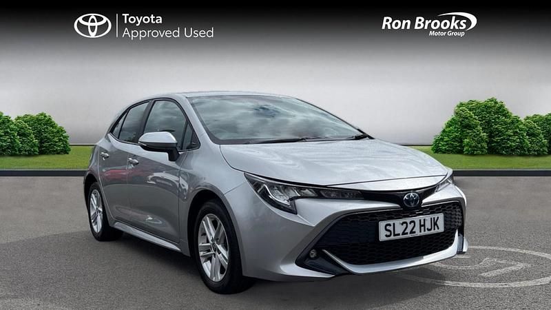 Silver Used 2022 Toyota Corolla Hatchback | £16,450 (Good price) - Image 1/4