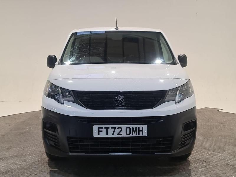 Used Peugeot Partner Premium 100 HP (73 kW) 2023 White MPV