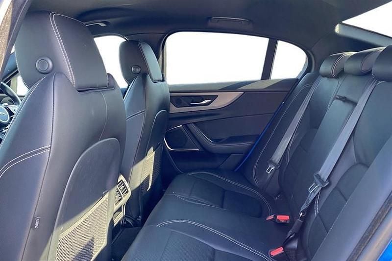 Used Jaguar XE 249 HP (183 kW) 2020 French racing blue Sedan