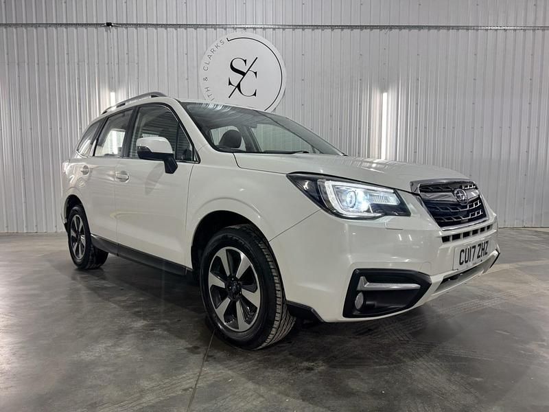Begagnad Subaru Forester Premium 150 HK (110 kW) 2017 Vit SUV