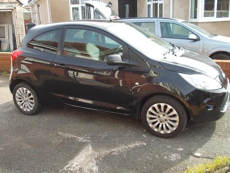Used Ford Ka 69 HP (50 kW) 2013 Black Hatchback