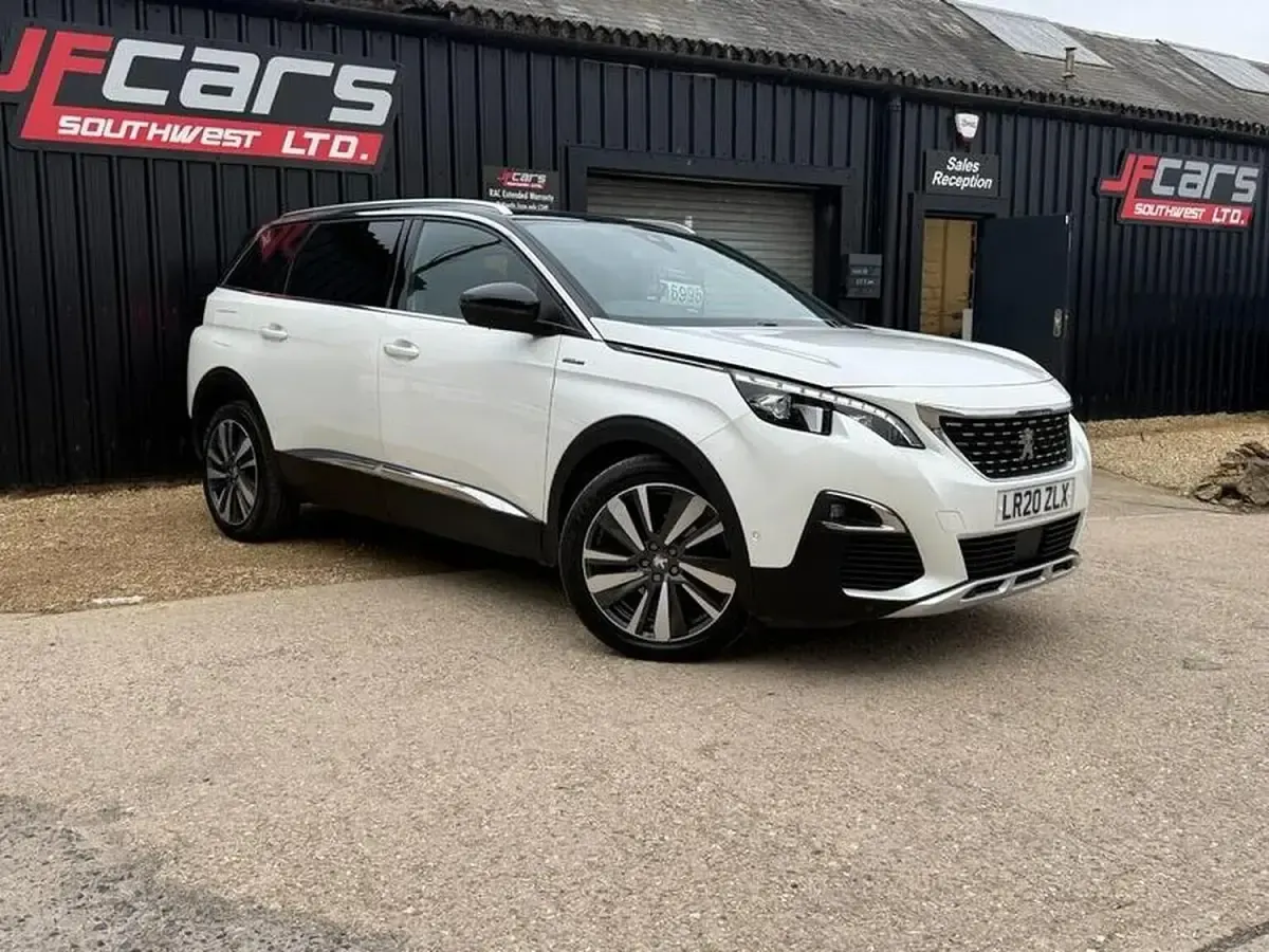 Used Peugeot 5008 Premium 130 HP (95 kW) 2020 White SUV