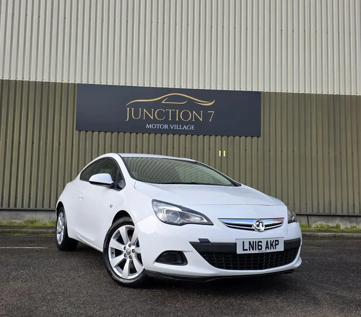 Used Vauxhall Astra GTC Sport 2016 White Hatchback