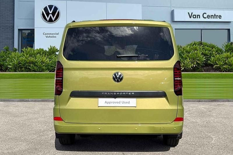 New VW Transporter Pro 150 HP (110 kW) 2025 Green Van