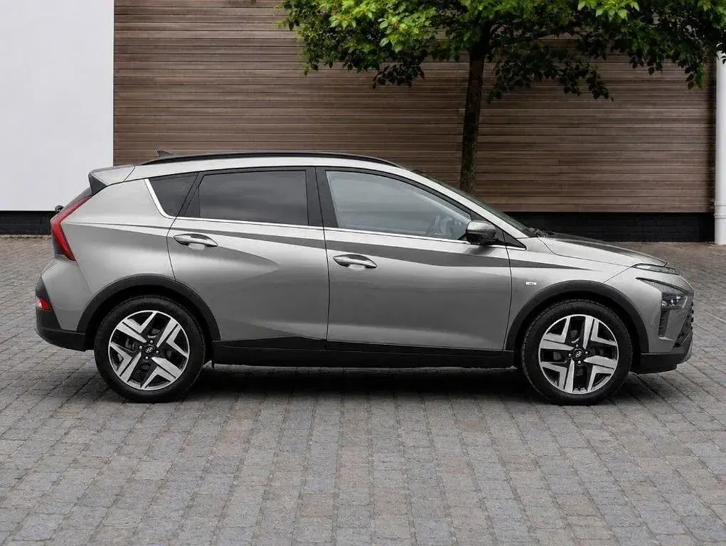 Used Hyundai Bayon Premium 100 HP (73 kW) 2022 Grey SUV