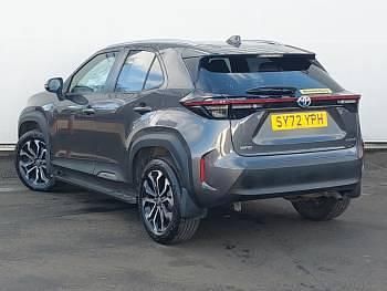 Used Toyota Yaris Hybrid Design 116 HP (85 kW) 2022 Grey Estate