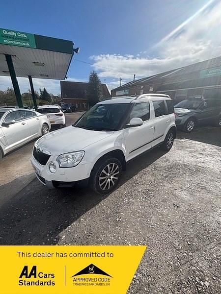 Used Skoda Yeti LAURIN & KLEMENT 170 HP (125 kW) 2013 White SUV