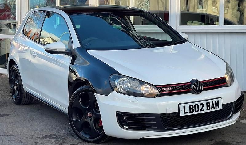 Begagnad VW Golf VI GTI 210 HK (154 kW) 2011 Vit Halvkombi