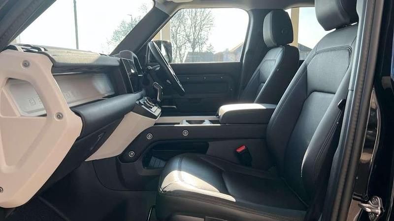 Usado Land Rover Defender S 250 HP (183 kW) 2024 Preto SUV