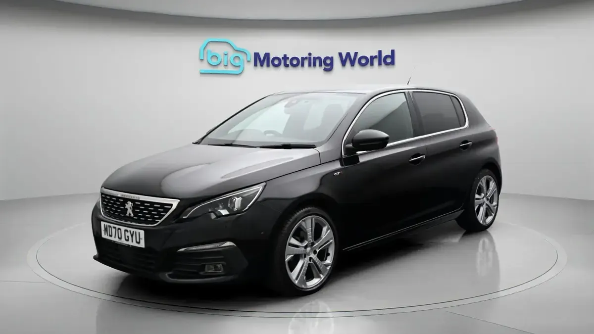 Used Peugeot 308 Premium 129 HP (94 kW) 2021