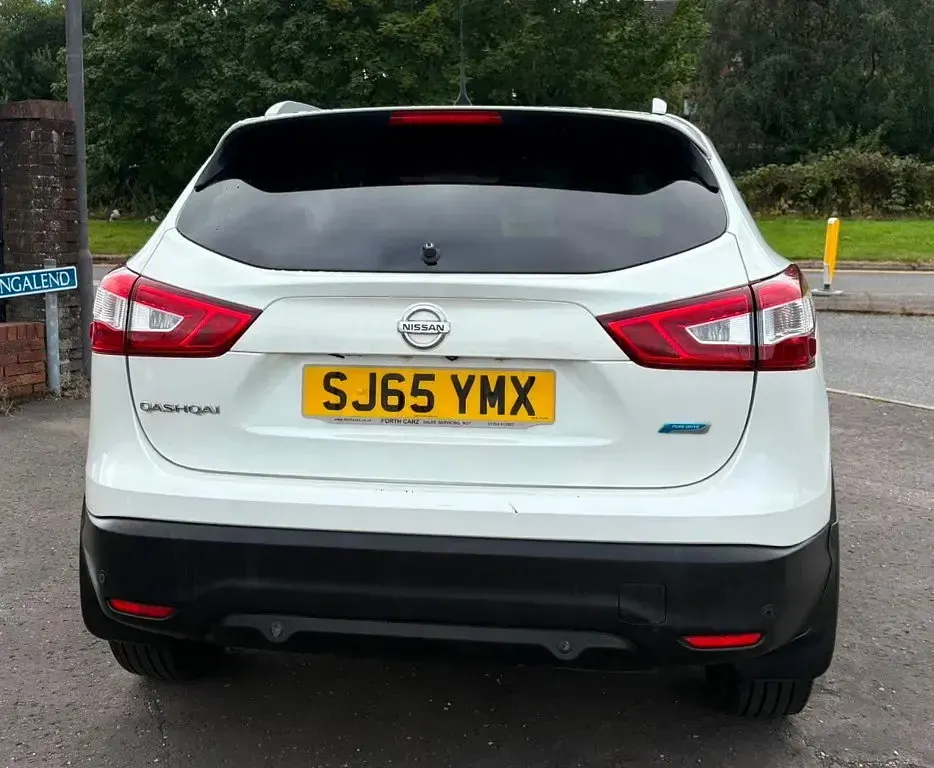 Used Nissan Qashqai S 110 HP (80 kW) 2015 White SUV