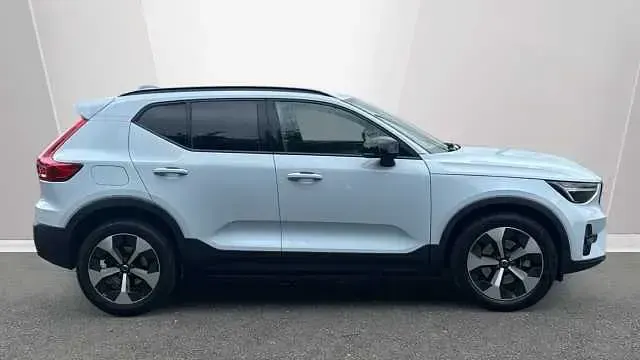 Used Volvo XC40 Plus 194 HP (142 kW) 2025 Blue SUV