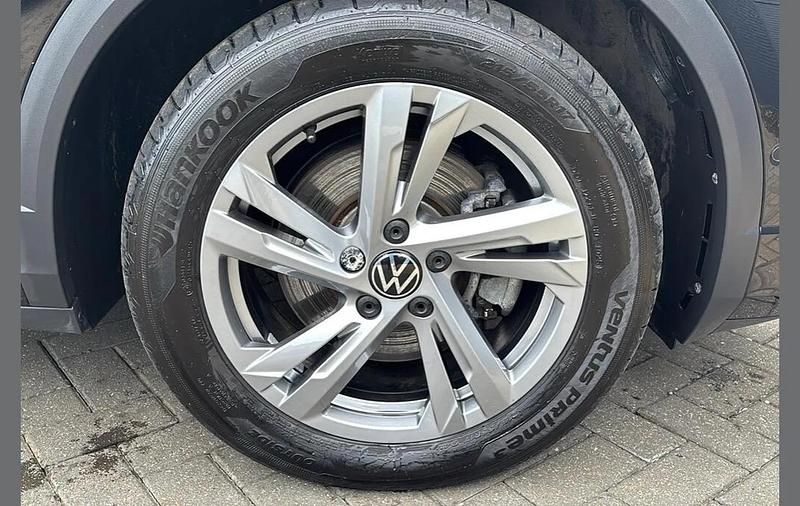 Used VW T-Roc R-line 150 HP (110 kW) 2025 Black SUV