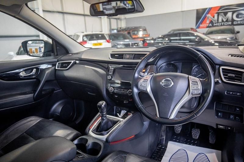 Used Nissan Qashqai Tekna 110 HP (80 kW) 2015 Blue SUV