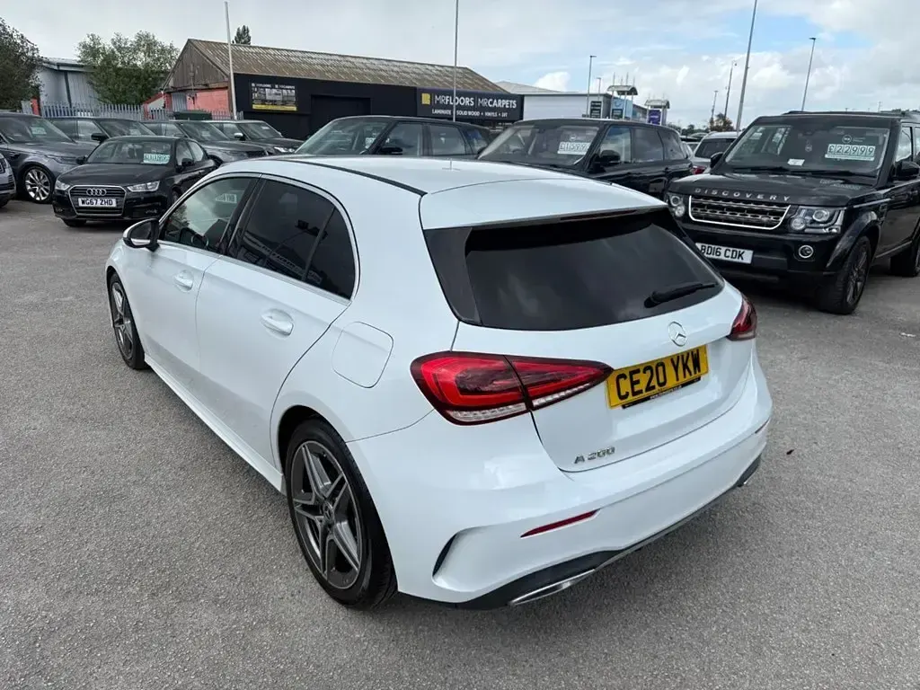 Begagnad Mercedes A200 Executive 163 HK (119 kW) 2020 Grå Halvkombi