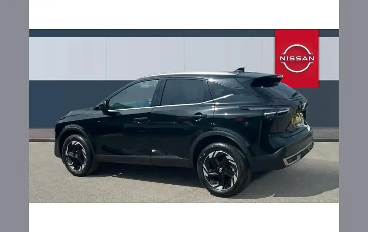 Used Nissan Qashqai N-Connecta 138 HP (101 kW) 2025 Black SUV