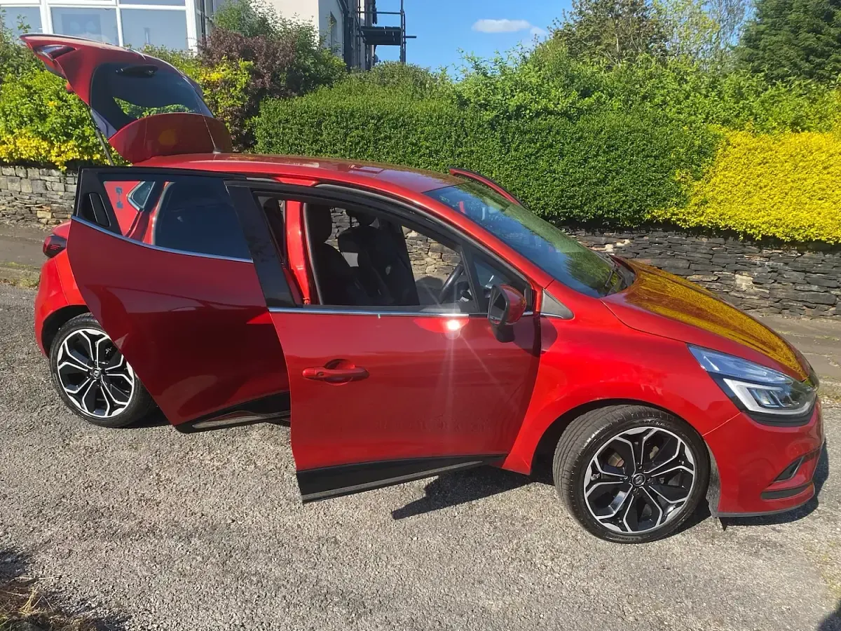 Used Renault Clio Dynamique 120 HP (88 kW) 2017 Red Hatchback