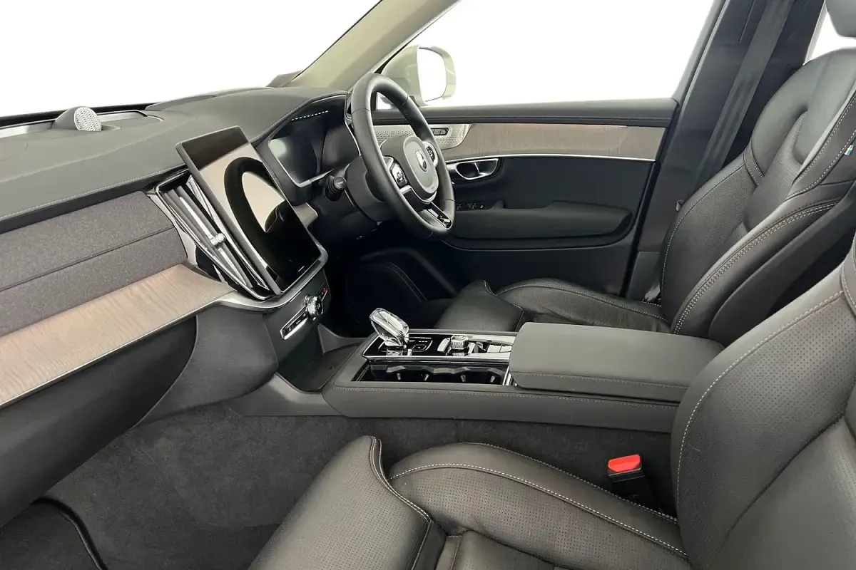 Usado Volvo XC90 Ultra 455 HP (334 kW) 2025 Dourado SUV