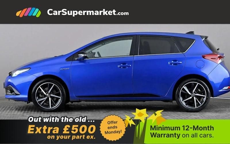 Used Toyota Auris Hybrid Design 136 HP (100 kW) 2018 Blue/black Hatchback
