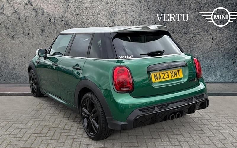 Usado Mini Cooper S Sport 178 HP (130 kW) 2022 Verde Citadino