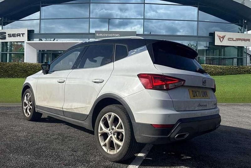 Used Seat Arona FR 110 HP (80 kW) 2021 White SUV