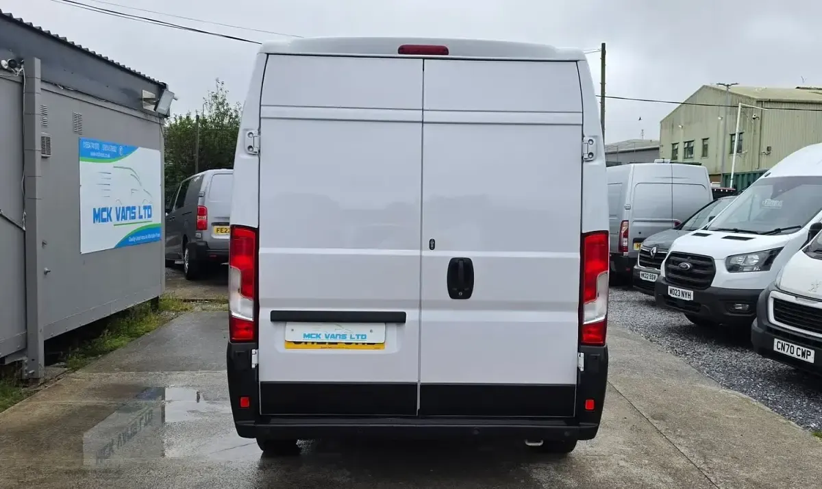 Used Citroën Relay 140 HP (102 kW) 2022 White Van