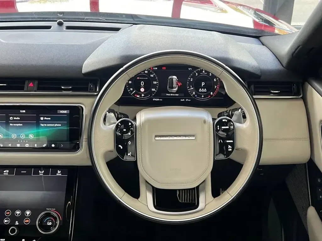Used Land Rover Range Rover Velar HSE Dynamic 250 HP (183 kW) 2018 Red SUV