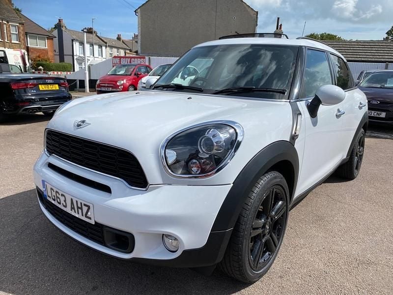 White Used 2013 Mini Cooper S Countryman SUV | £12,395 (Expensive) - Image 1/4
