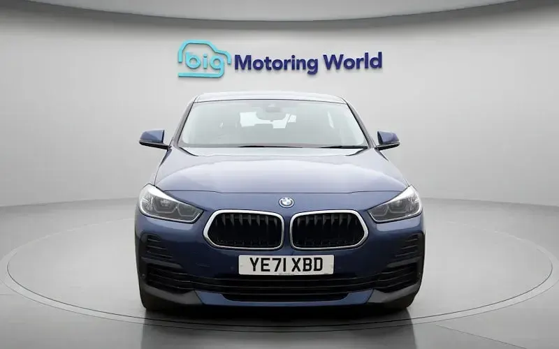 Begagnad BMW X2 Sport Line 221 HK (162 kW) 2022 Blå SUV